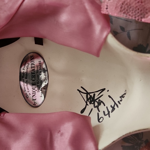 1980s custom signed wall hanging - Picture 3 of 4